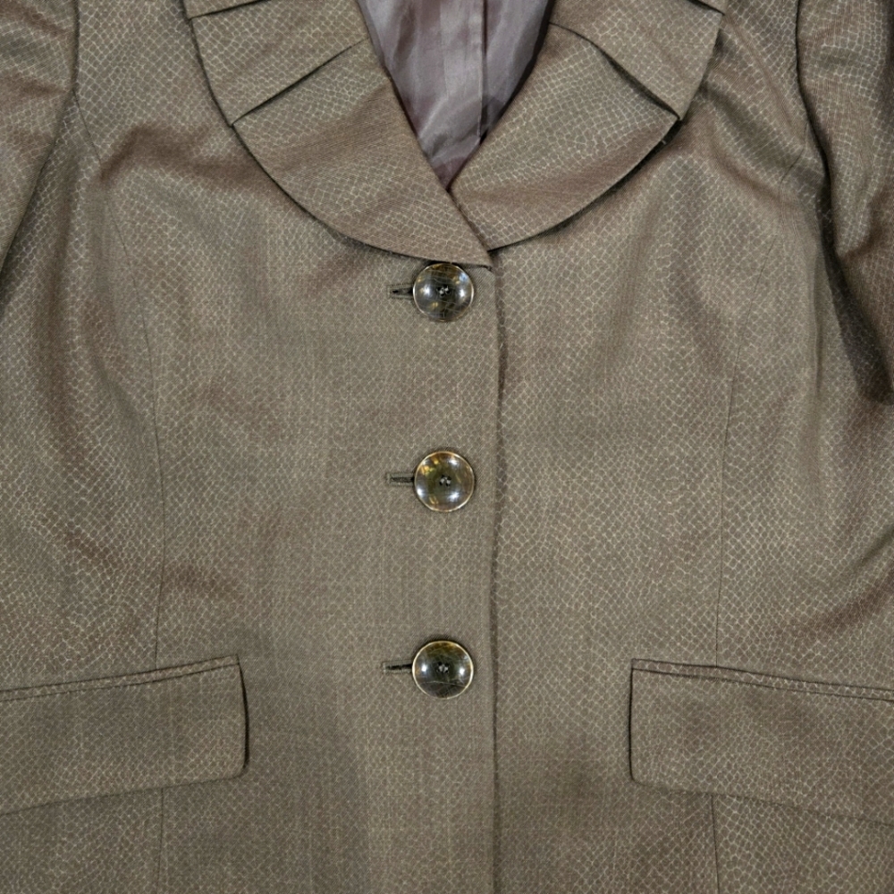 Le Suit, Olive Green Pants Suit, Size 12